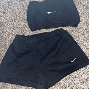 NIKE EMBROIDERED SHORT AND BANDEAU SET